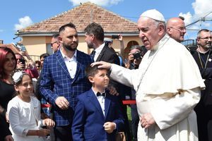 Le pape François a rencontré des Roms à Blaj en Roumanie, le 2 juin 2019.