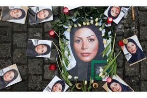  Le vrai portrait de Neda Agha-Soltan a été diffusée partout dans le monde par les partisans des manifestants iraniens, ici à Vienne le 23 juin dernier.