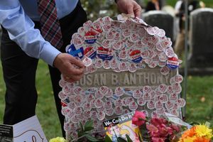 Les électrices rendent hommage à Susan B. Anthony