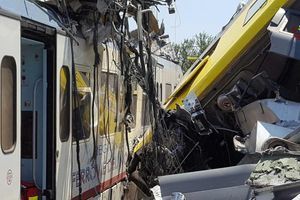 Les images de la catastrophe ferroviaire en Italie