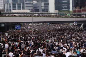 Les manifestants paralysent Hong Kong