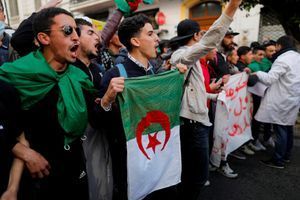 Les Algériens toujours mobilisés contre Bouteflika