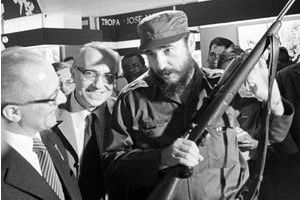 Fidel Castro en 1974 avec le président de la RDA, Erich Honecker, en visite à Cuba 1974.