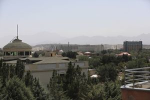 Vue des toits de l'ambassade américaine à Kaboul le 14 août 2021