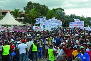Depuis plus d'un mois, plusieurs milliers de manifestants occupent la place du 13 mai à Antananarivo, ici le 18 mai 2018 