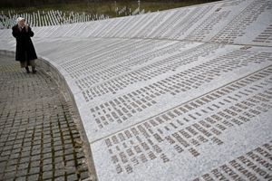 Plus de 8000 hommes et enfants sont morts à Srebrenica en juillet 1995. 