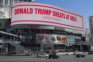 Les panneaux installés par la campagne de Michael Bloomberg à Las Vegas. 
