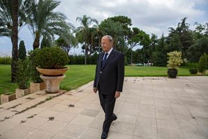 Michel Aoun, dans les jardins du palais présidentiel de Baabda, le 22 août.