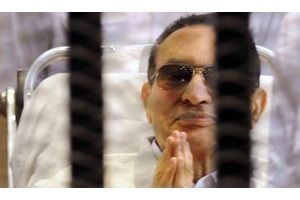  Hosni Moubarak est apparu en forme, et même souriant, lundi.