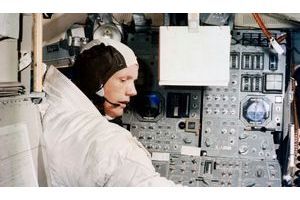  Neil Armstrong lors d'une simulation préparatoire en juin 1969. 