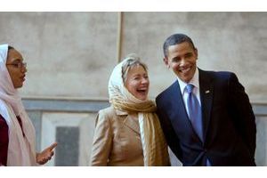  Barack Obama a visité avec Hillary Clinton la grande mosquée du Caïre.