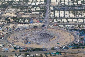 Plus d'1,8 million de pèlerins investissent le Mont Arafat