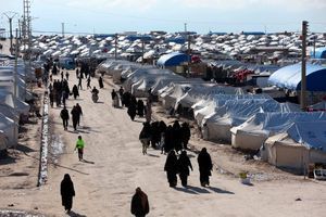 Quelque 200 Syriens ont quitté dimanche le camp d'Al-Hol.