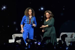 Michelle Obama et Oprah Winfrey à New York, le 8 février 2020.