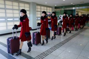 Les pom-pom girls nord-coréennes sont arrivées en Corée du Sud.