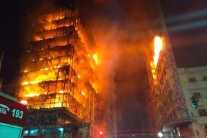 Sao Paulo: un immeuble de 24 étages s’effondre en plein centre-ville