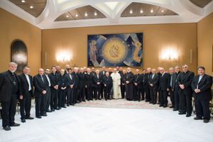 Le pape François et les évêques chiliens, le 17 mai. 