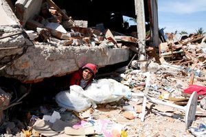 Séisme en Indonésie : une vie dans les ruines
