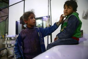 De jeunes enfants soignés à l'hôpital en Syrie.