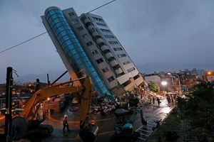 Taïwan : des immeubles s'effondrent après un tremblement de terre