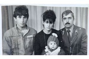 Une photo de famille du cerveau de l'attentat, Tamerlan Tsarnaev, alors qu'il n'était que bébé.
