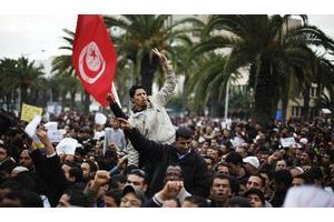  Le 20 janvier, manifestation devant le siège du RCD, le parti de Ben Ali.