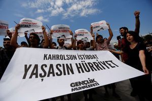 Manifestation en soutien au quotidien d'opposition "Cumhuriyet" à Istanbul, en juillet 2017.