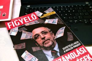 La couverture du magazine hongrois pro-gouvernemental Figyelo.
