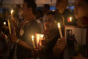 Un mois après le séisme, les larmes de l'Equateur 