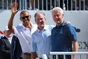 Barack Obama, George W. Bush et Bill Clinton, en septembre 2017.