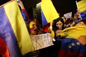 A Lima, au Pérou, des Vénézuéliens ont manifesté pour la destitution de Nicolas Maduro, le 1er septembre.