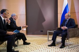 Jean-Pierre Elkabbach et Gilles Bouleau ont interviewé Vladimir Poutine, le président de la Russie.