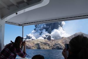 White Island : les images de l'éruption mortelle