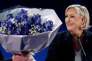 15 ans après, Marine Le Pen dans les pas de son père