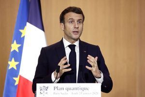 Emmanuel Macron à l'université de Paris-Saclay, jeudi.