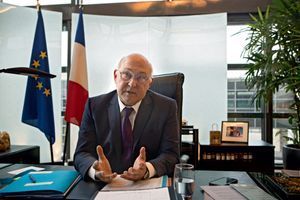 Michel Sapin dans son bureau de Bercy, le 13 octobre.