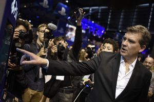Arnaud Montebourg de passage à la Paris Games Week