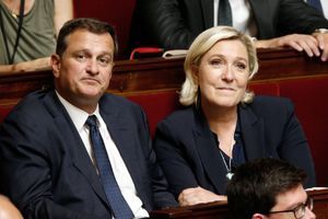 Louis Aliot et Marine Le Pen à l'Assemblée Nationale, le 12 juillet 2017. 