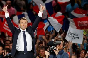 Emmanuel Macron en meeting à Bercy, lundi.
