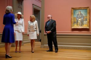 Brigitte Macron et Melania Trump visitent la National Gallery of Art