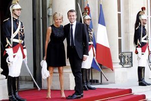 Emmanuel Macron et son épouse.