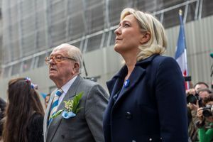 Jean-Marie Le Pen et sa fille Marine ici en avril 2015, au coeur de la tempête familiale. 