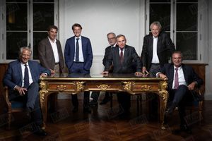 De g. à dr. : Dominique de Villepin, Christian Jacob, François Baroin, Maurice Gourdault-Montagne, Francis Szpiner, Guy Drut et Renaud Muselier.