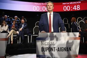 Nicolas Dupont-Aignan a été le premier à s'exprimer.