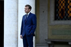 Emmanuel Macron vendredi à l'ambassade de France au Vatican. 