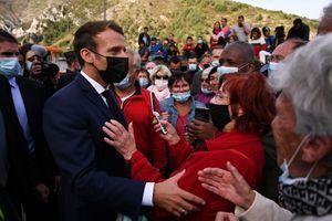 Emmanuel Macron au chevet des habitants de la Roya et de la Vésubie dévastées