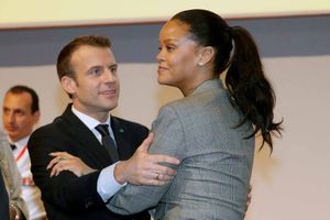 Emmanuel Macron rencontre Rihanna au Sénégal 