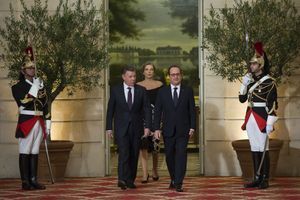 François Hollande reçoit le président colombien