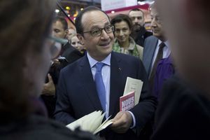 François Hollande, visite au Salon du Livre