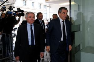 François Fillon, lundi à côté Bernard Accoyer, lors de son arrivée au bureau politique des Républicains